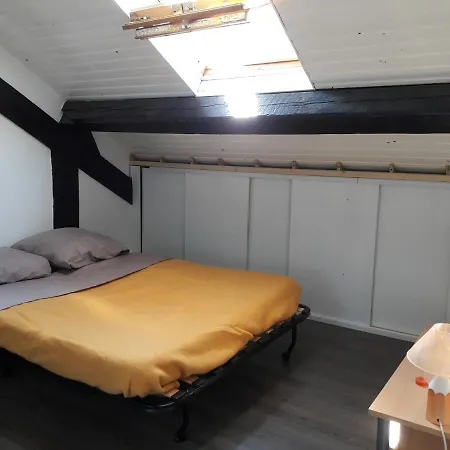 Holiday home Maison Avec Cour, Proche Centre Et Gare