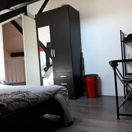 Holiday home Maison Avec Cour, Proche Centre Et Gare