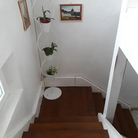 Maison Avec Cour, Proche Centre Et Gare *