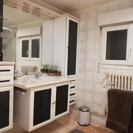 Ferienhaus Maison Avec Cour, Proche Centre Et Gare