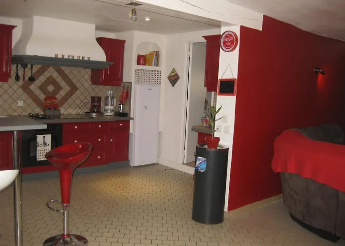 Holiday home Maison Avec Cour, Proche Centre Et Gare Vichy